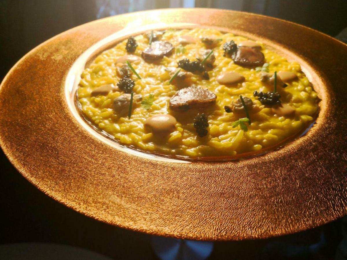 Trarivi Castello Di Albereto酒店 外观 照片