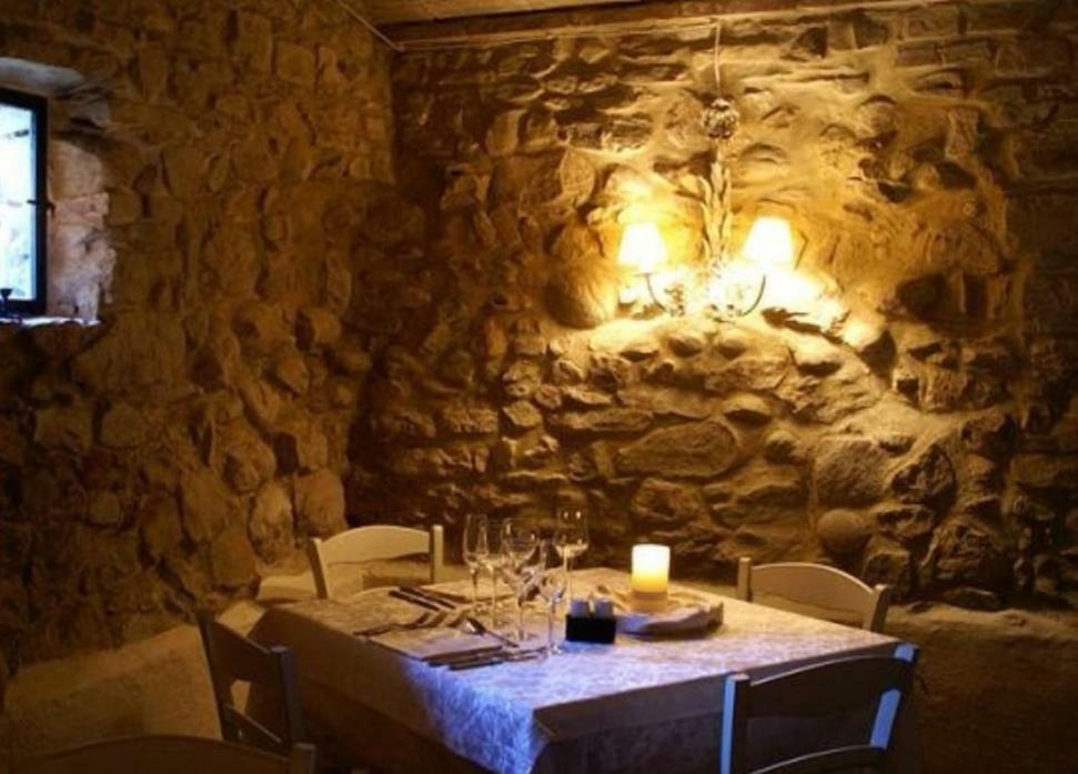 Trarivi Castello Di Albereto酒店 外观 照片
