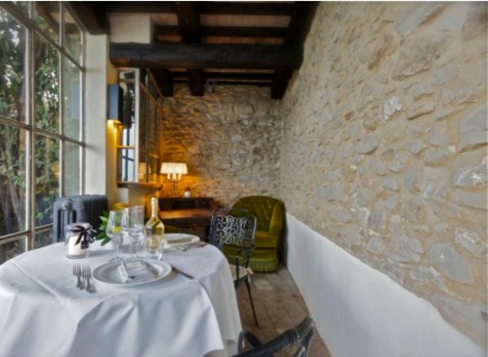 Trarivi Castello Di Albereto酒店 外观 照片