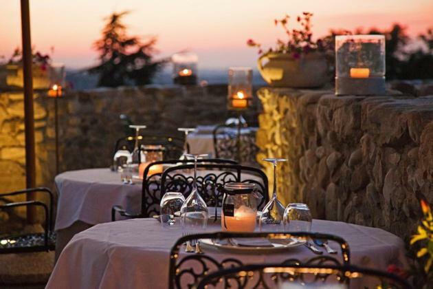 Trarivi Castello Di Albereto酒店 外观 照片