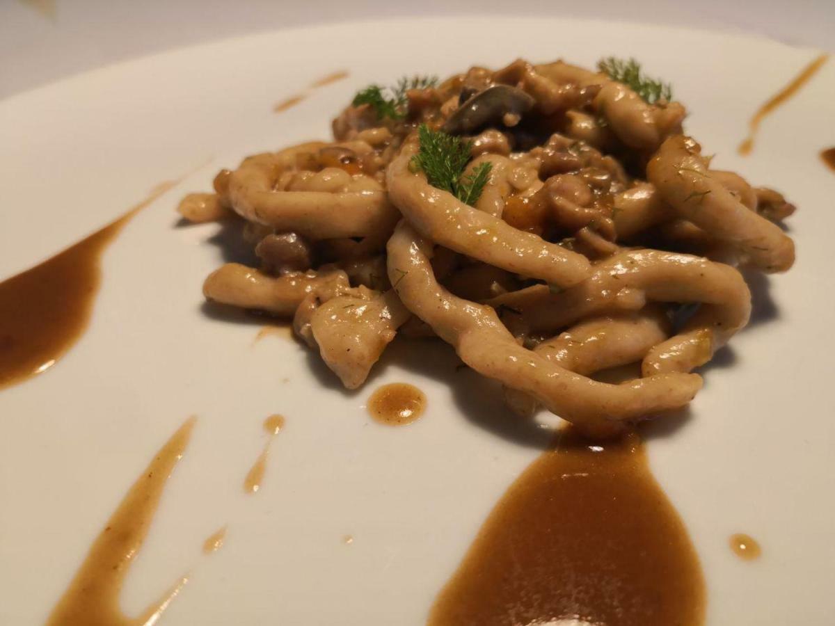 Trarivi Castello Di Albereto酒店 外观 照片