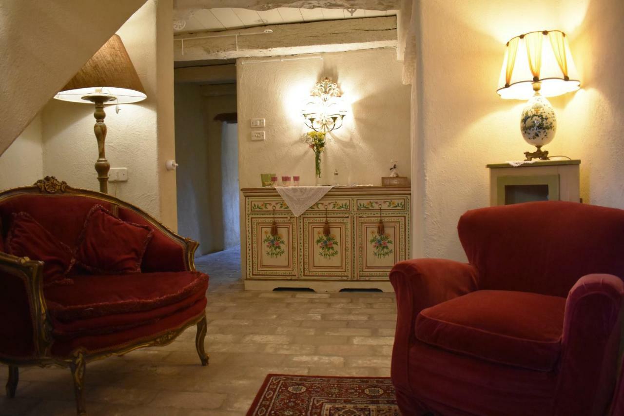 Trarivi Castello Di Albereto酒店 外观 照片
