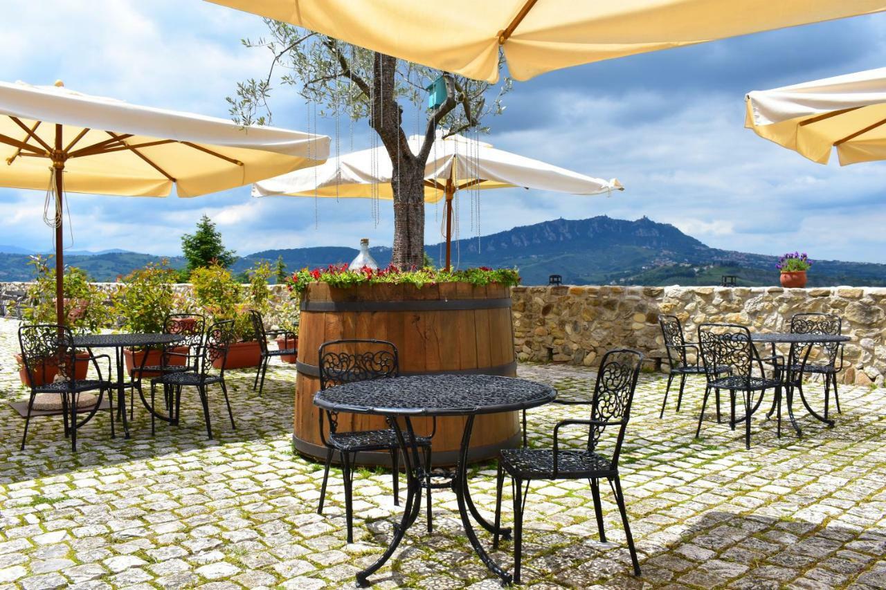 Trarivi Castello Di Albereto酒店 外观 照片