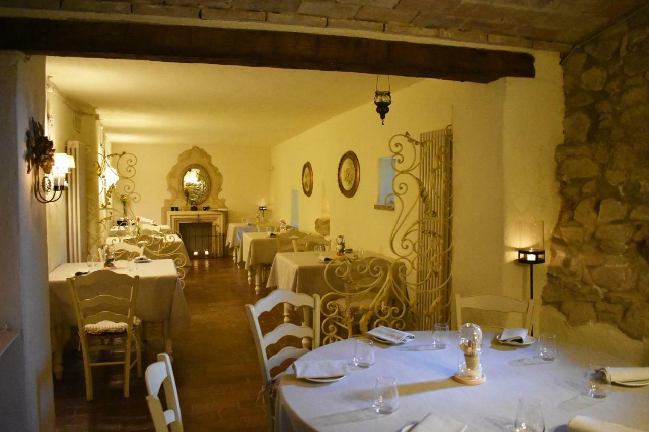Trarivi Castello Di Albereto酒店 外观 照片